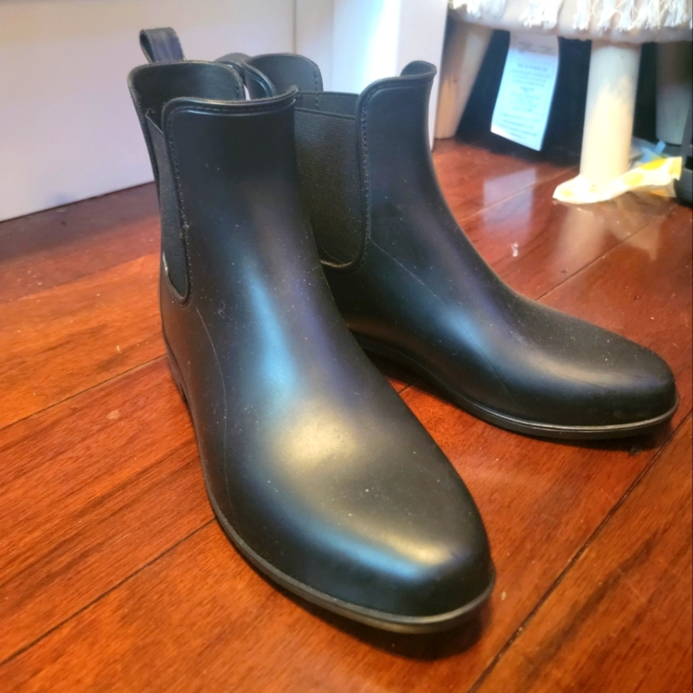 Black boots